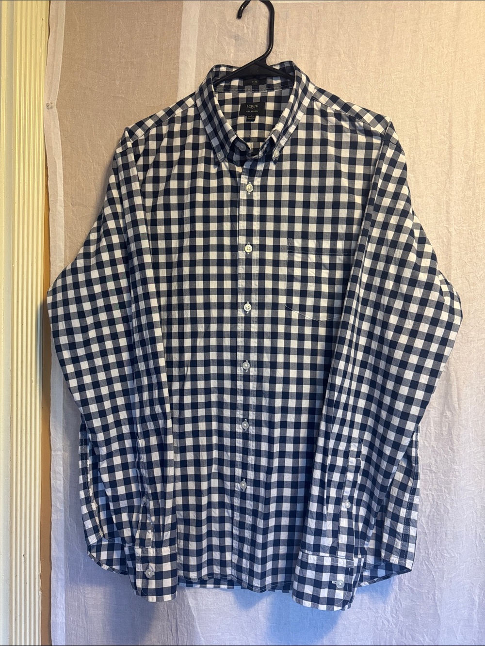 J. Crew Men’s Navy and White Gingham Button-Down Shirt SZ L